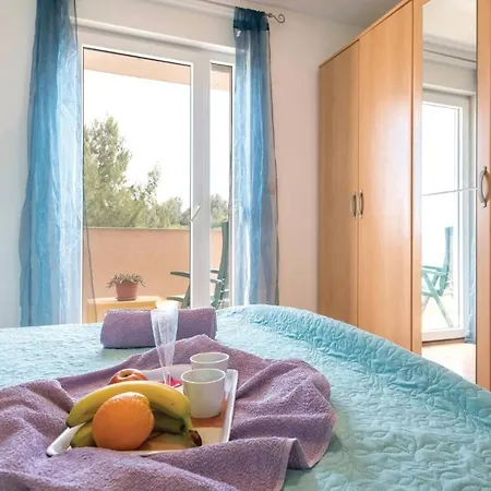 Apartment Cozy In With Wifi Liznjan